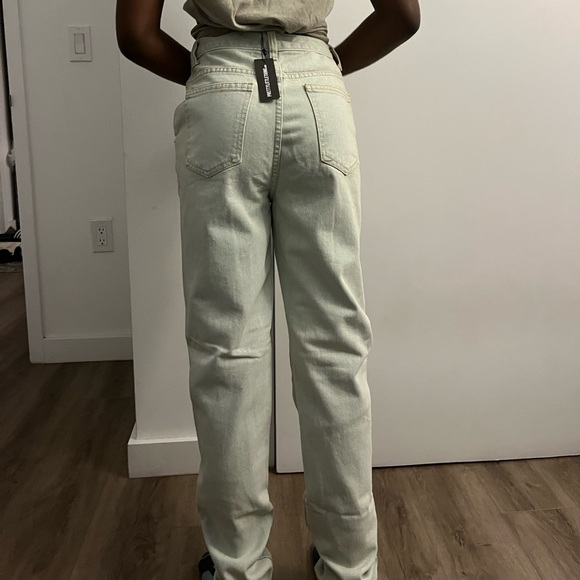 Never wear brand new the quality is really good I like it but it doesn’t fit - Picture 3 of 4